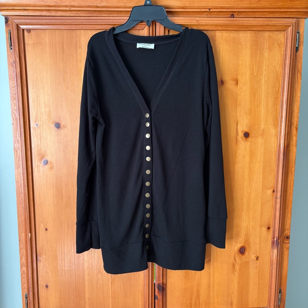 Zenana Outfitters Black V-Neck Snap-Front Cardigan